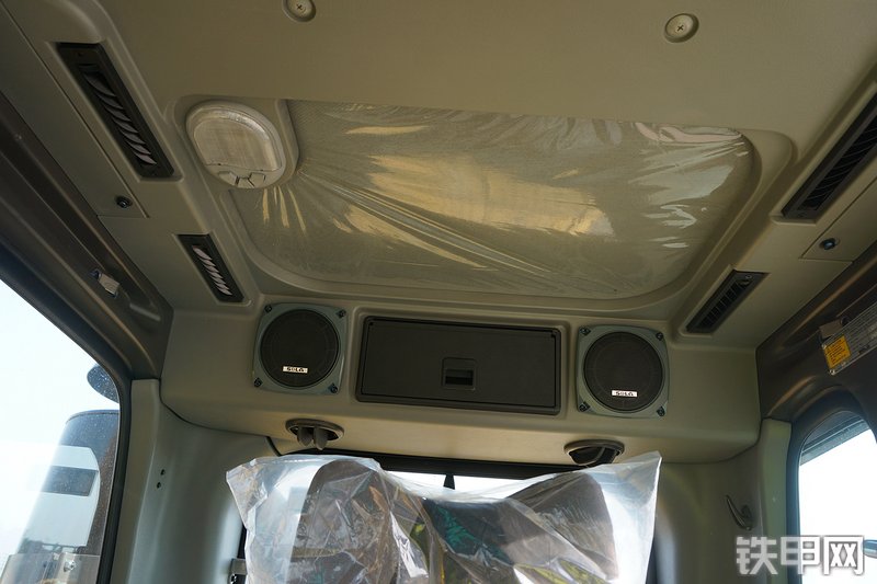 山东临工E6460F挖掘机局部