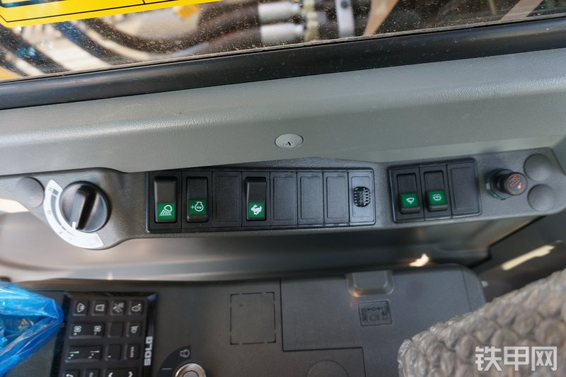 山东临工E6460F挖掘机局部