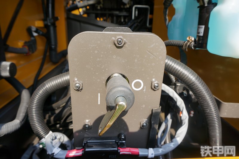 山东临工E6225F挖掘机局部