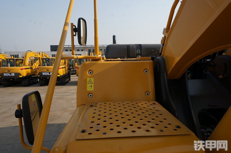 山东临工E6460F挖掘机局部