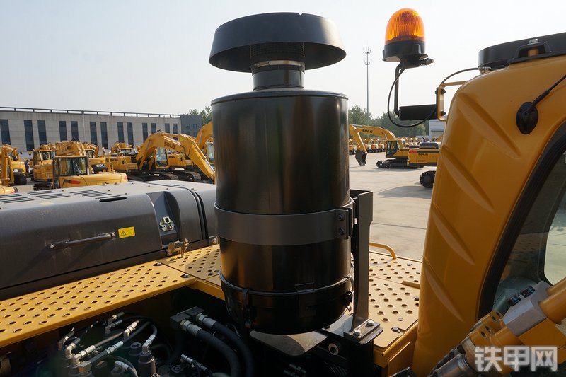 山东临工E6460F挖掘机局部