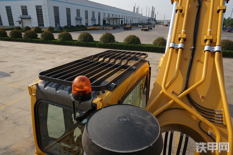 山东临工E6460F挖掘机局部