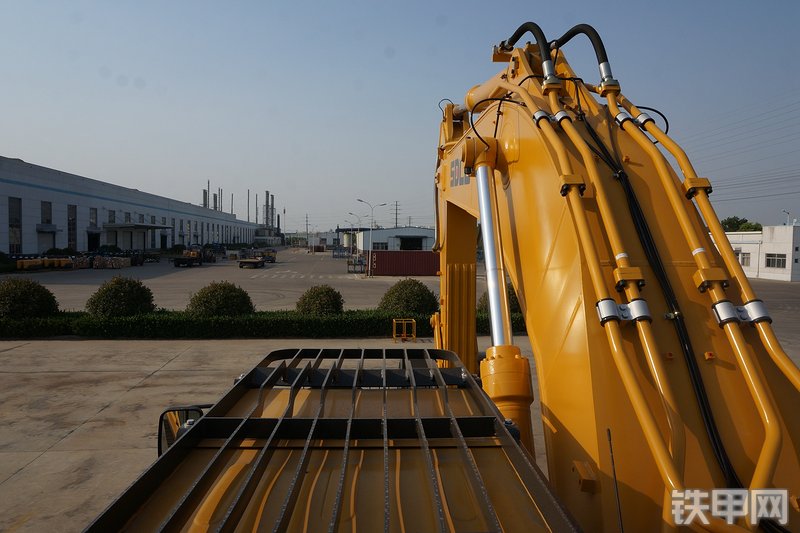 山东临工E6460F挖掘机局部