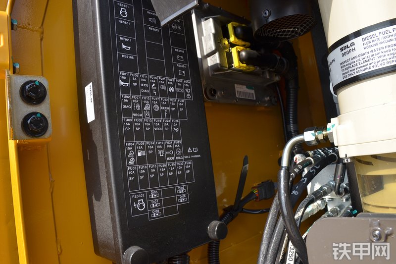 山东临工E6135F挖掘机局部