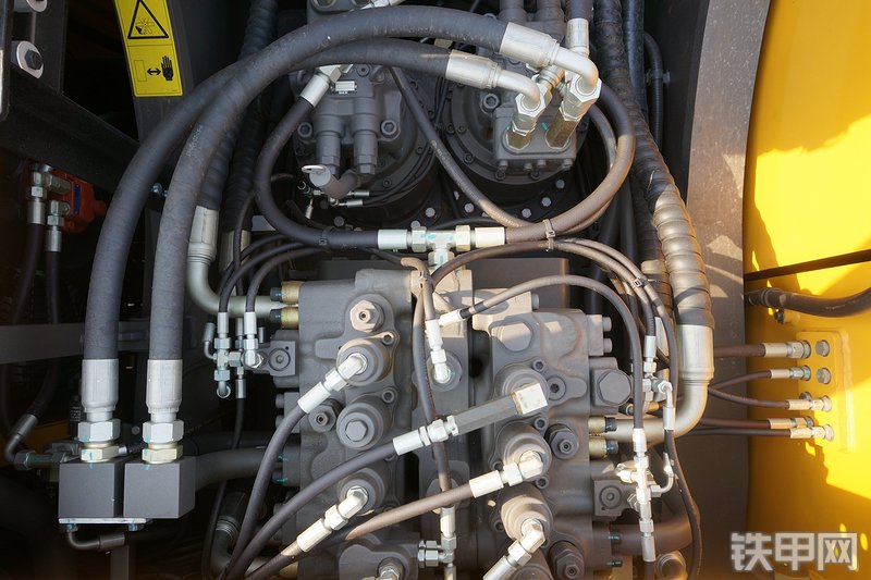 山东临工E6460F挖掘机局部