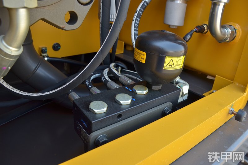 山东临工E6210F挖掘机局部