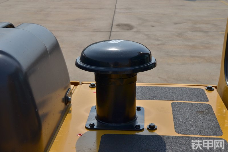 山东临工E6210F挖掘机局部