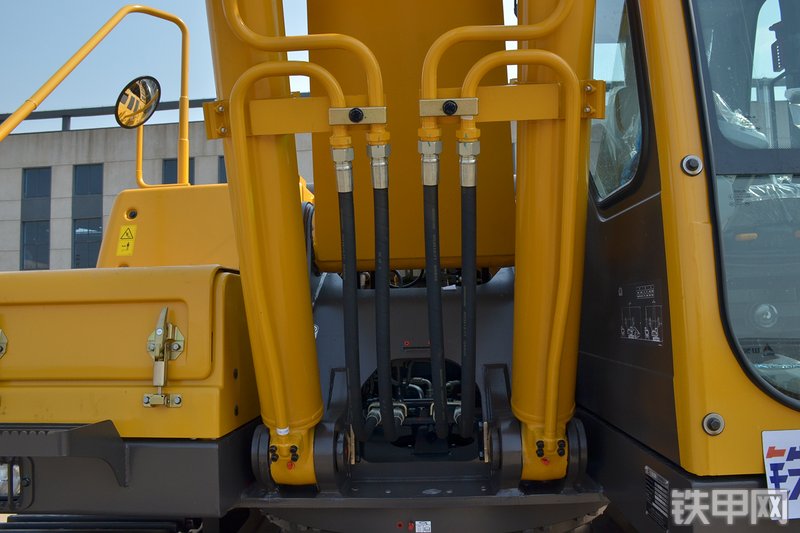 山东临工E6210F挖掘机局部