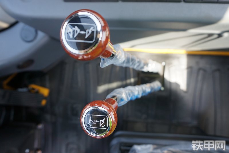 山东临工L953装载机局部