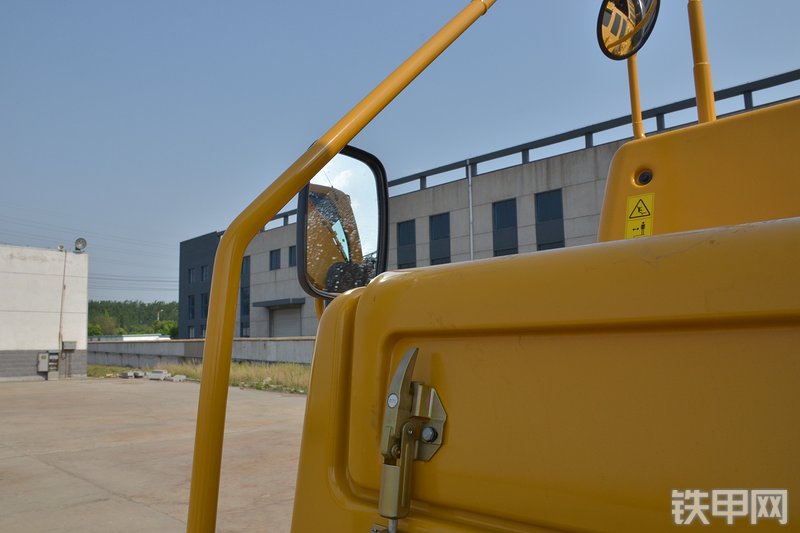 山东临工E6210F挖掘机局部