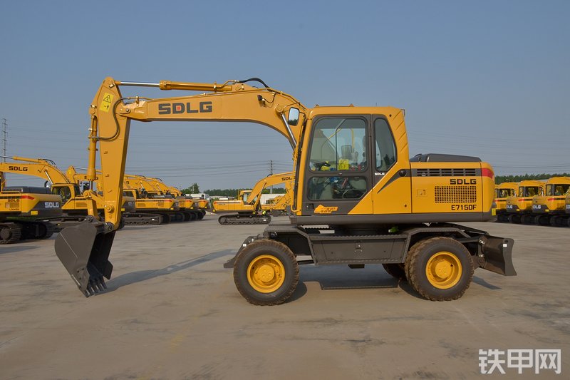 山东临工E7150F挖掘机整机外观