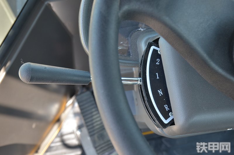 山东临工L952D装载机局部