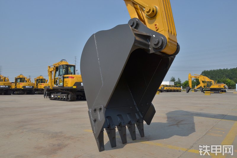 山东临工E6210F挖掘机局部