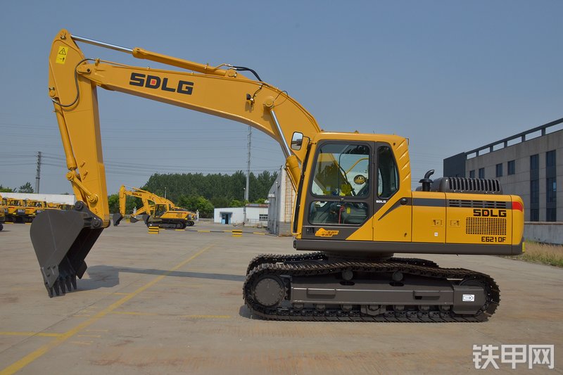 山东临工E6210F挖掘机整机外观