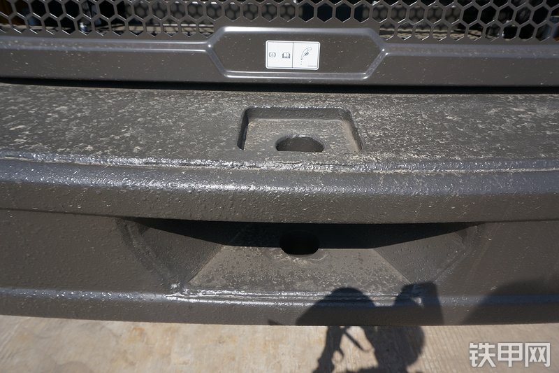 山东临工L955F装载机局部