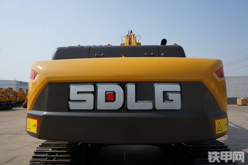 山东临工E6225F挖掘机整机外观