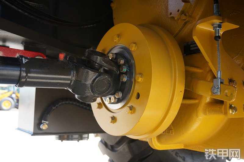 山东临工L955F装载机局部