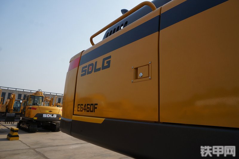 山东临工E6460F挖掘机局部