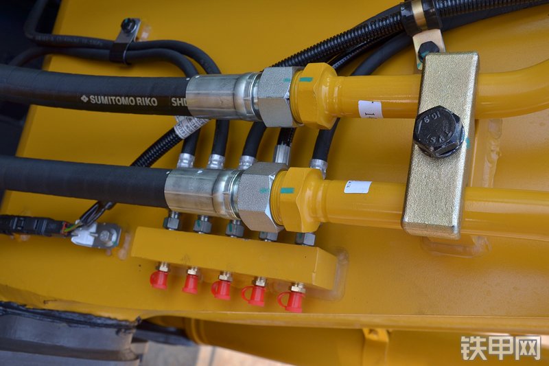 山东临工E6135F挖掘机局部