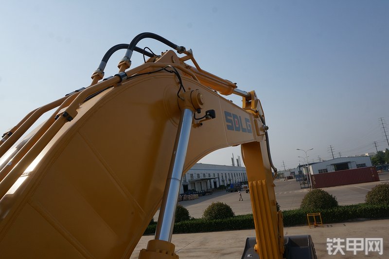 山东临工E6460F挖掘机局部