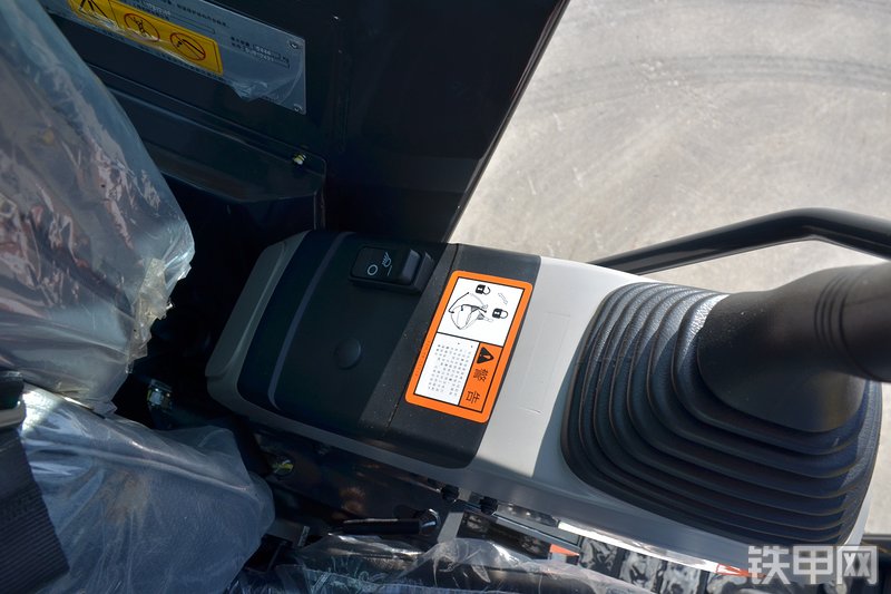 小松PC56-7挖掘机局部