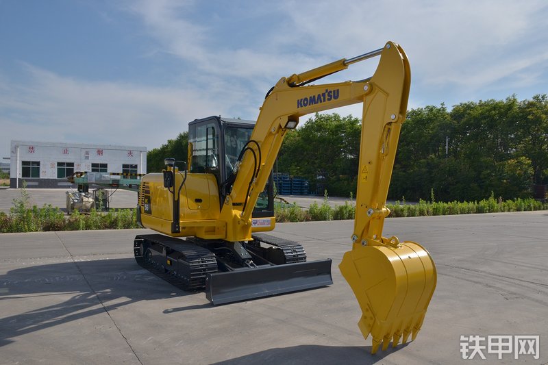 小松PC56-7挖掘机整机外观