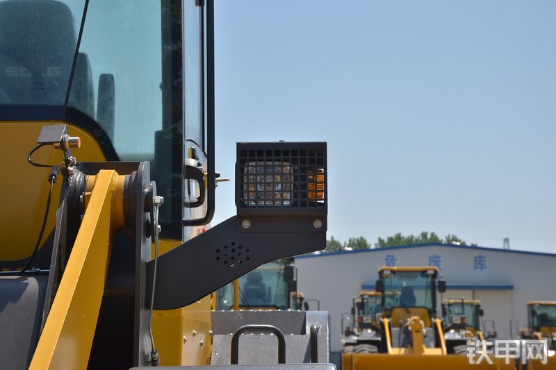 山东临工LG936L装载机局部