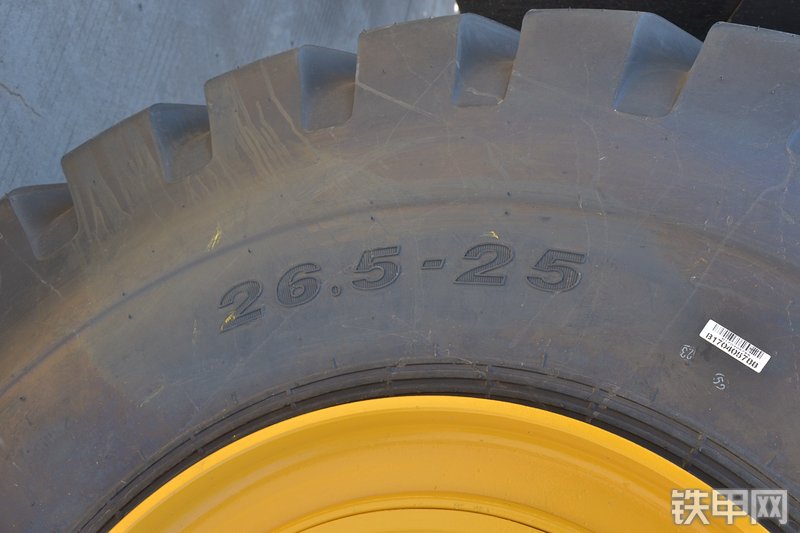 山东临工L968F装载机局部