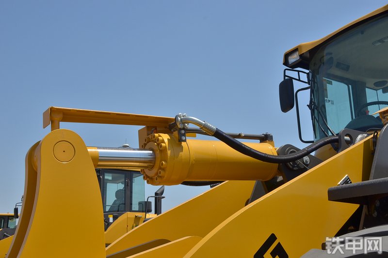 山东临工L968F装载机局部