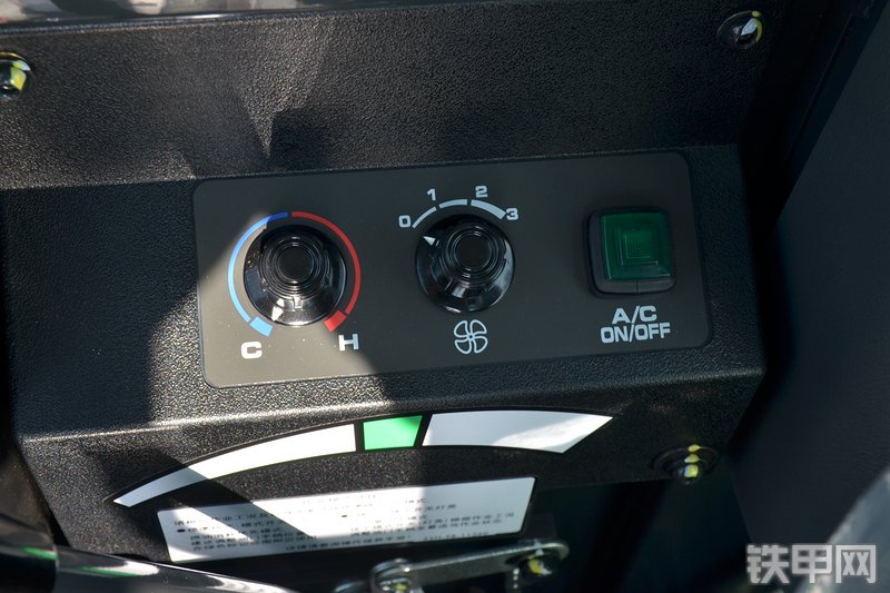 小松PC56-7挖掘机局部