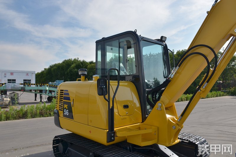 小松PC56-7挖掘机整机外观