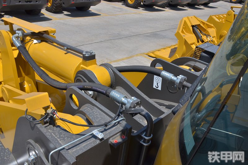 山东临工L968F装载机局部