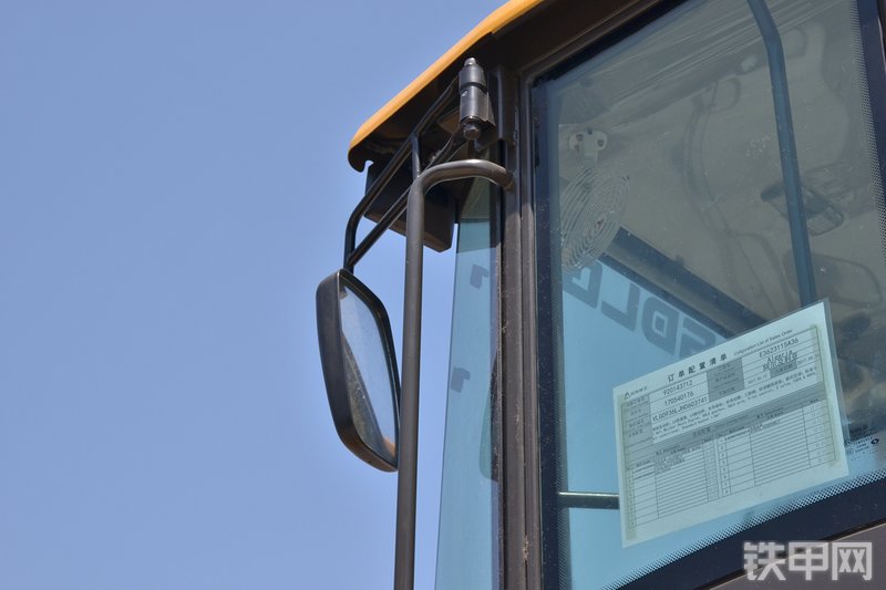 山东临工LG936L装载机局部