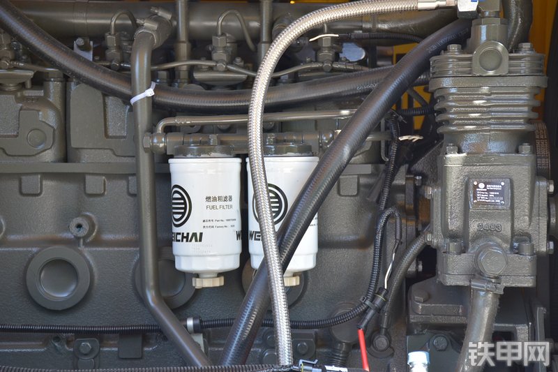 山东临工LG936L装载机局部