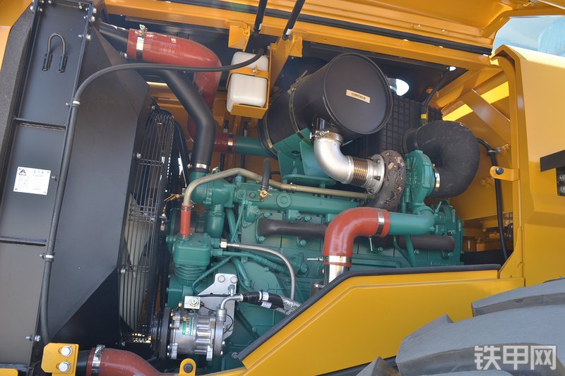 山东临工L968F装载机局部