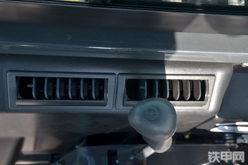 小松PC56-7挖掘机局部