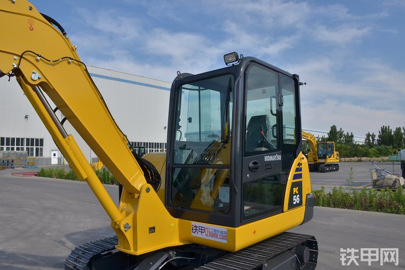 小松PC56-7挖掘机整机外观