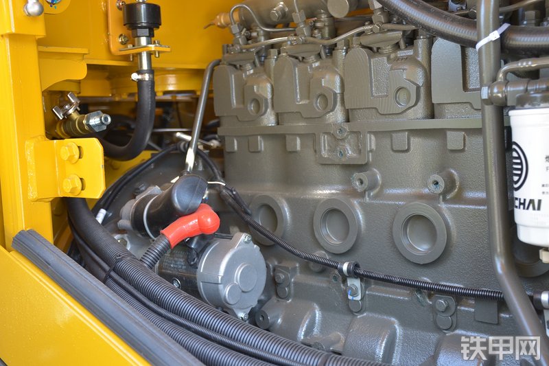 山东临工LG936L装载机局部