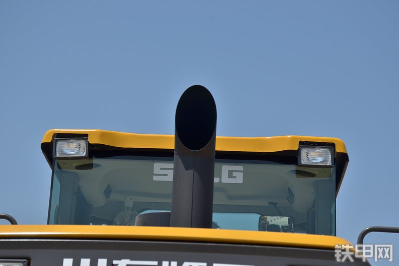 山东临工L968F装载机局部