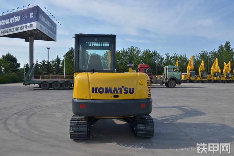 小松PC56-7挖掘机整机外观