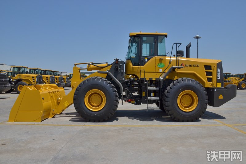 山东临工L968F装载机整机外观
