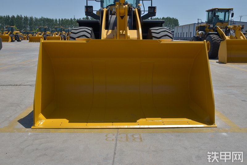 山东临工L968F装载机局部