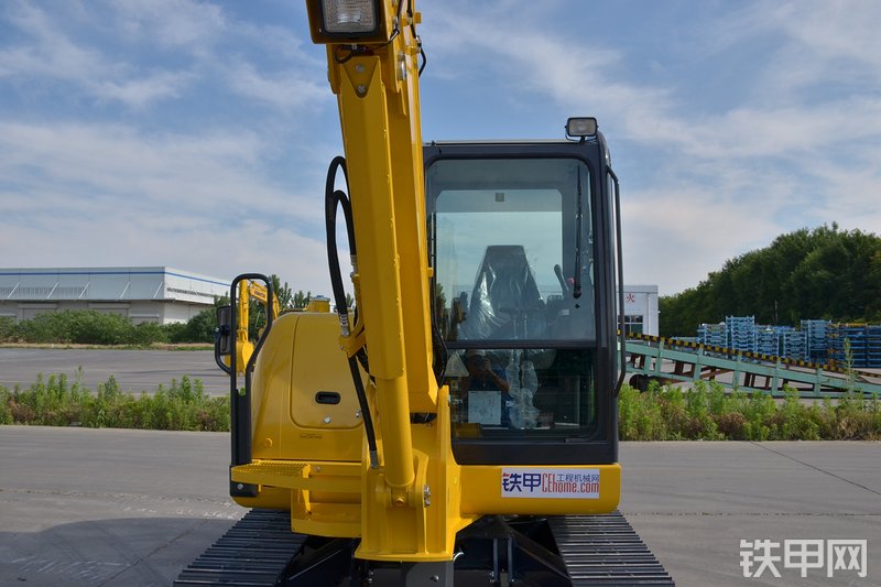 小松PC56-7挖掘机整机外观