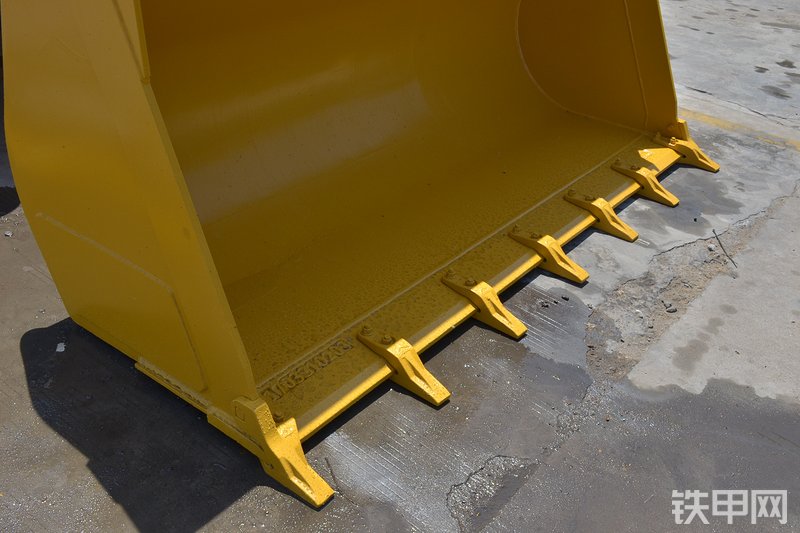 山东临工LG936L装载机局部