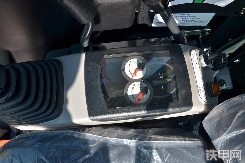 小松PC56-7挖掘机局部