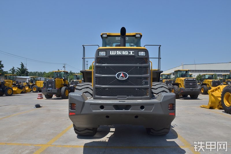 山东临工L968F装载机整机外观