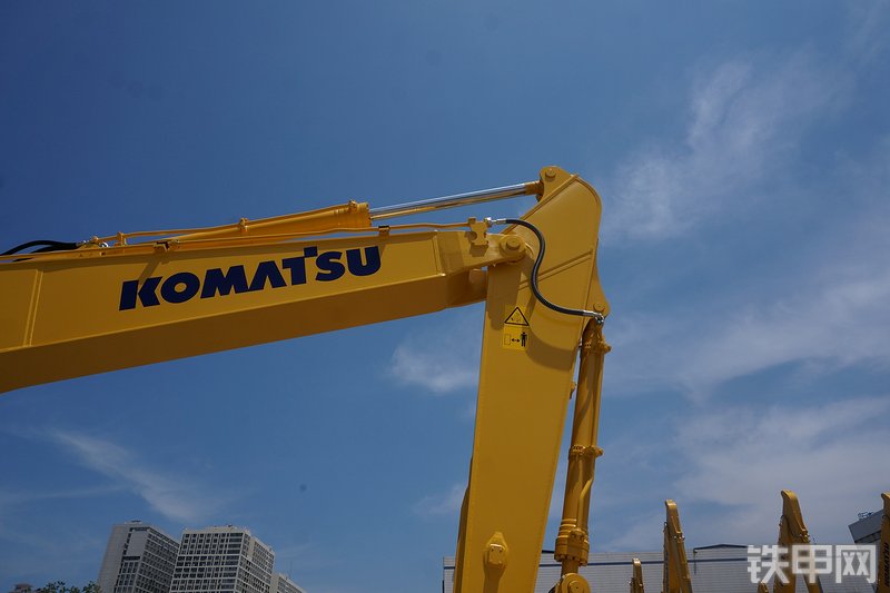 小松PC210-8M0挖掘机局部