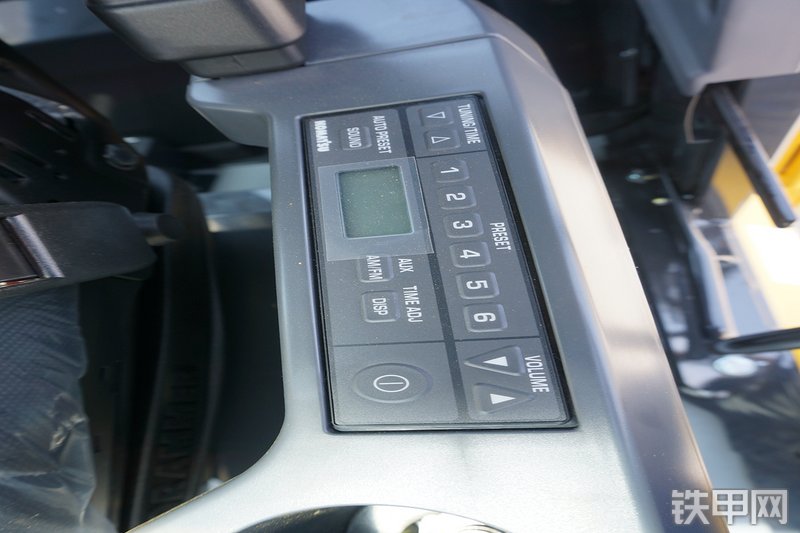 小松PC210-8M0挖掘机局部