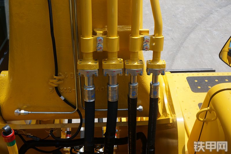 小松PC210-8M0挖掘机局部