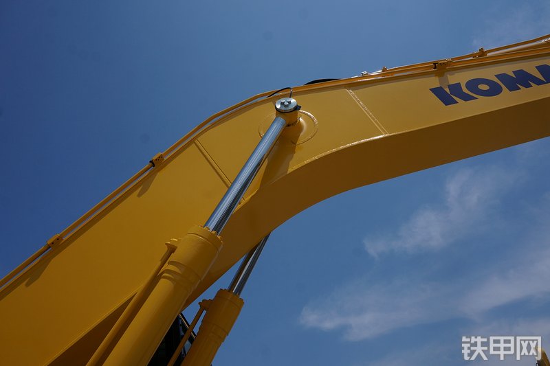 小松PC210-8M0挖掘机局部